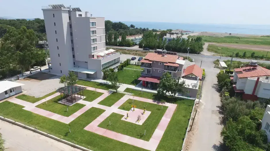 Rendia Huzurevi bahçe ve açık alanlar, deniz manzarası