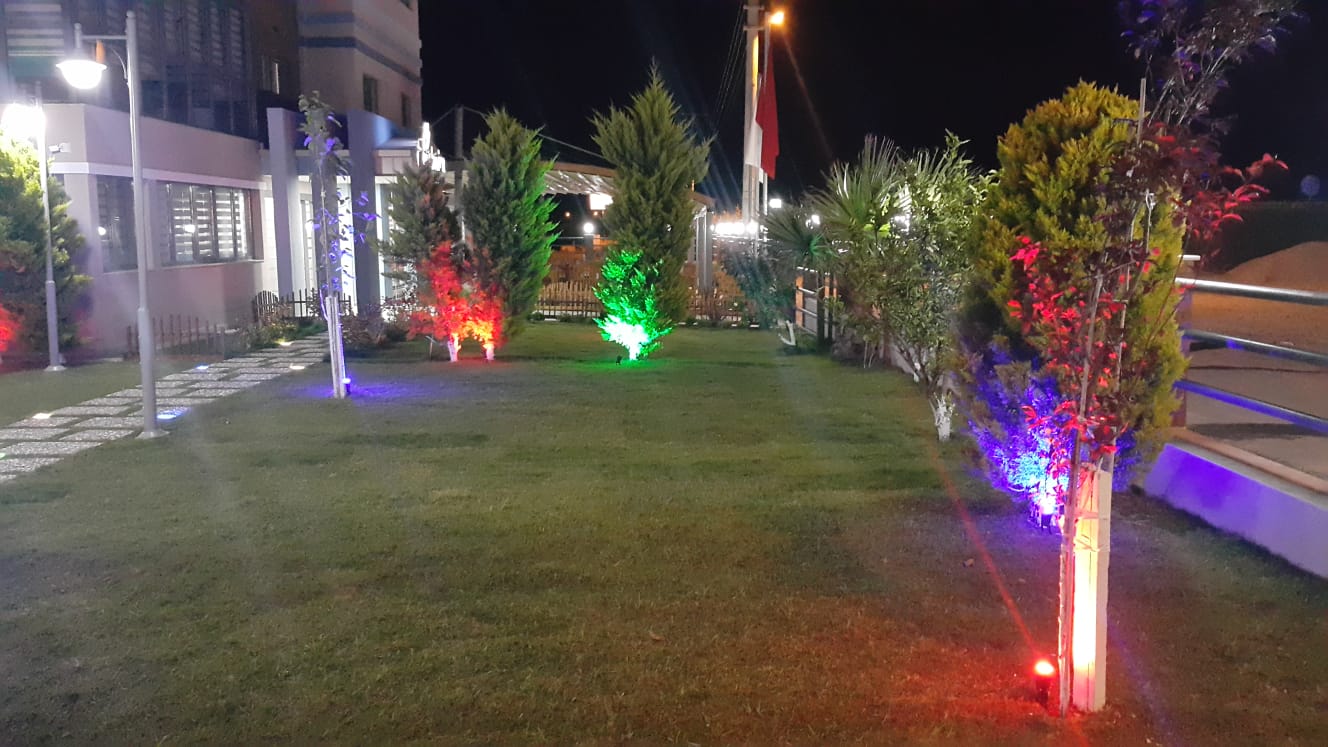 Rendia Huzurevi Gece Bahçe