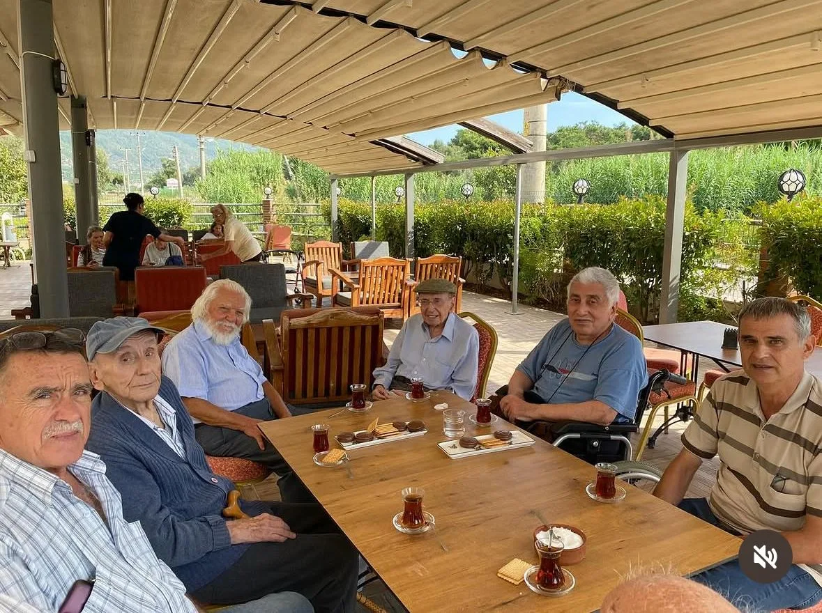 Rendia Sakinleri Çay Sohbeti